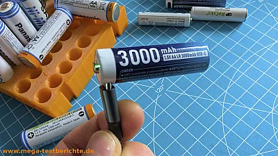 XTAR USB-Akku mit Licht