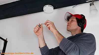Meross Rauchmelder manuell auslösen mit einem  Räucherstäbchen