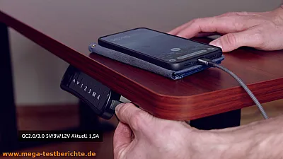 DESKSPACE Titan - USB fast-Charge Anschluss DESKSPACE Titan - USB fast-Charge Anschluss