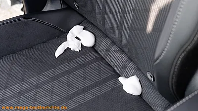 Autositz Reinigen - Rasierschaum auf dem Sitz