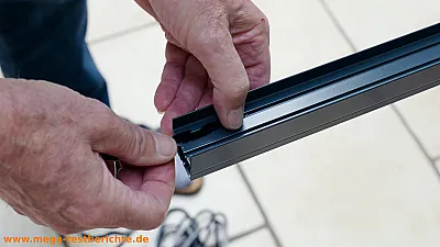 Fliegengitter Schiebetüre - Bürstendichtung einschieben