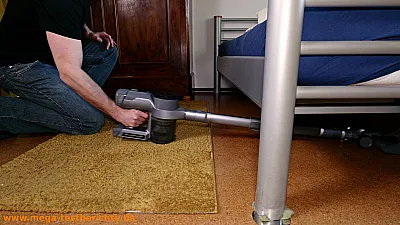 Narwal V40 Station - Saugen unter dem Bett