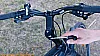 Fahrradlenker erhöhen - Klemmschrauben am Lenker anziehen