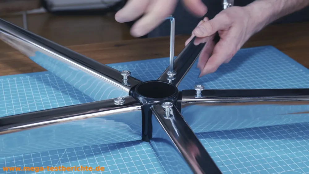 HABADA E3 Pro - Fußkreuz montieren