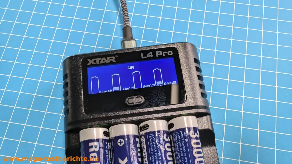 XTAR Ladegerät - Bild 1