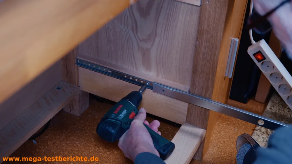 Schubladenschiene - Schiene abschrauben 2