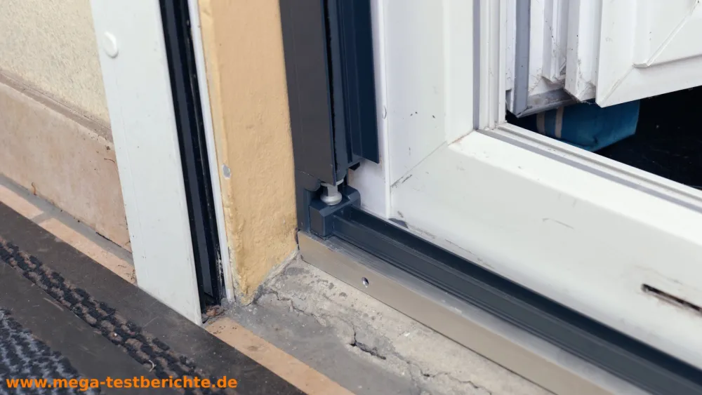 Fliegengitter Schiebetüre - Rahmen in der Laibung