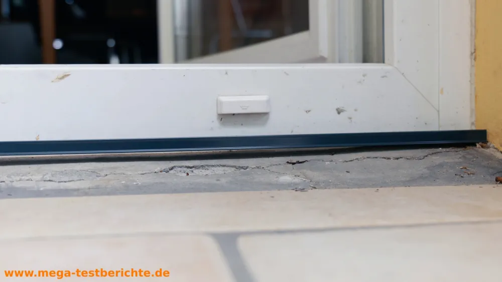 Fliegengitter Schiebetüre - Untere Führungsschiene liegt nicht auf