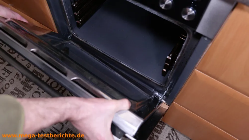 Ofentüre - Aushängen - Sichtbare Scharniere